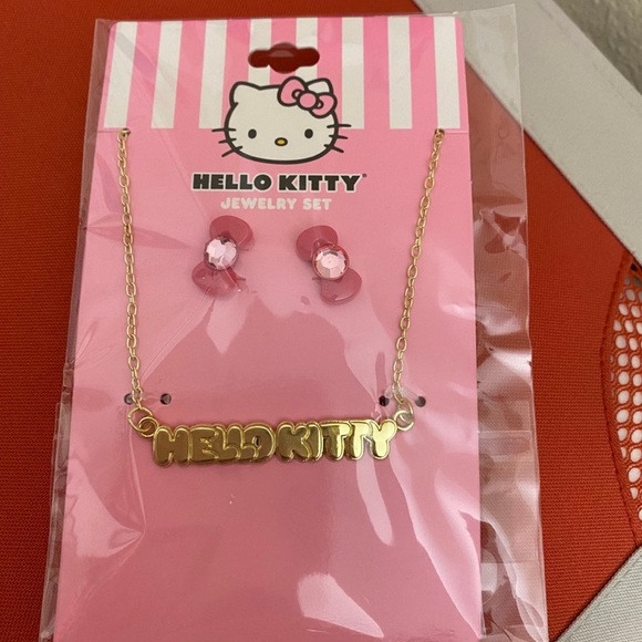 Hello Kitty Bundle - Picture 4 of 5
